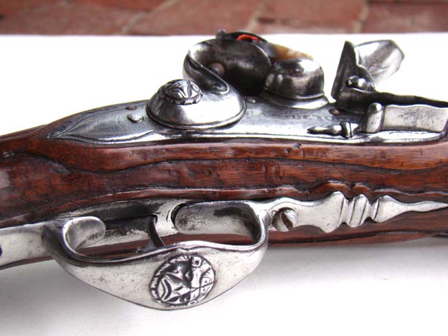 A pair of late 17th century Italian steel mounted flintlock officers' pistols circa 1695 — image 4